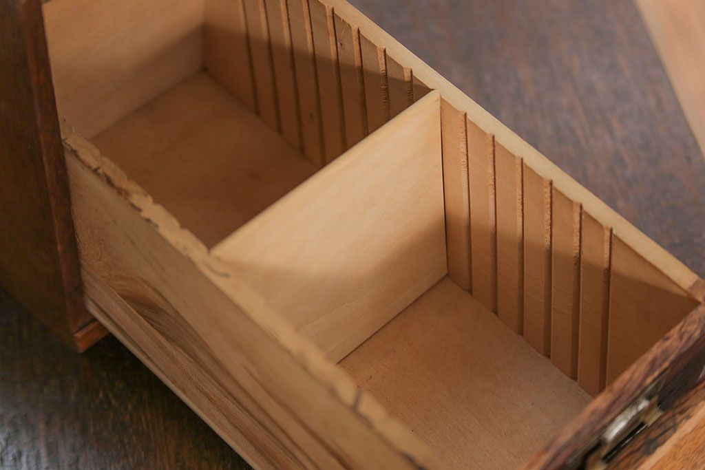 レトロ家具　昭和レトロ 古いナラ材!小さなカードケース (小引き出し、図書館、図書室)