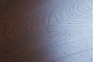 アンティーク家具　アンティーク 古い栓材の小振りな丸型ちゃぶ台 (テーブル、机)