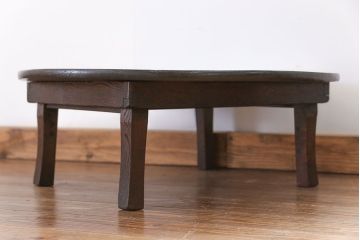 アンティーク家具　アンティーク 古い栓材の小振りな丸型ちゃぶ台 (テーブル、机)