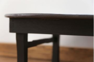 レトロ家具　昭和レトロ 古い栓材のシックな丸型ちゃぶ台 (座卓、座机)