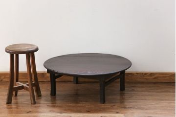 レトロ家具　昭和レトロ 古い栓材のシックな丸型ちゃぶ台 (座卓、座机)