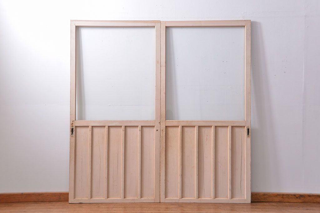 アンティーク　ペンキのはげたシンプルなガラス戸2枚セット (引き戸)