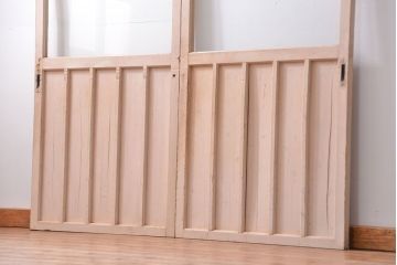 アンティーク　ペンキのはげたシンプルなガラス戸2枚セット (引き戸)