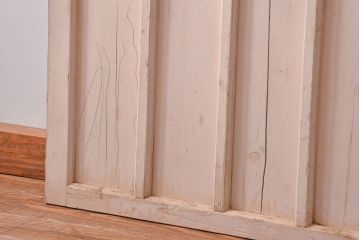 アンティーク　ペンキのはげたシンプルなガラス戸 (引き戸)