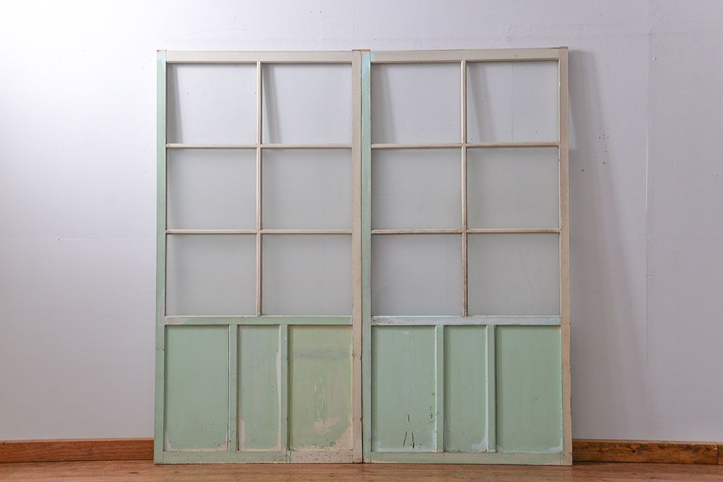 アンティーク ペンキのはげたガラス戸2枚セット(引き戸)