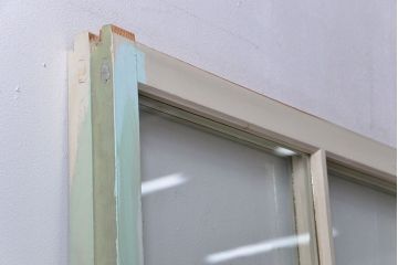 アンティーク ペンキのはげたガラス戸2枚セット(引き戸)