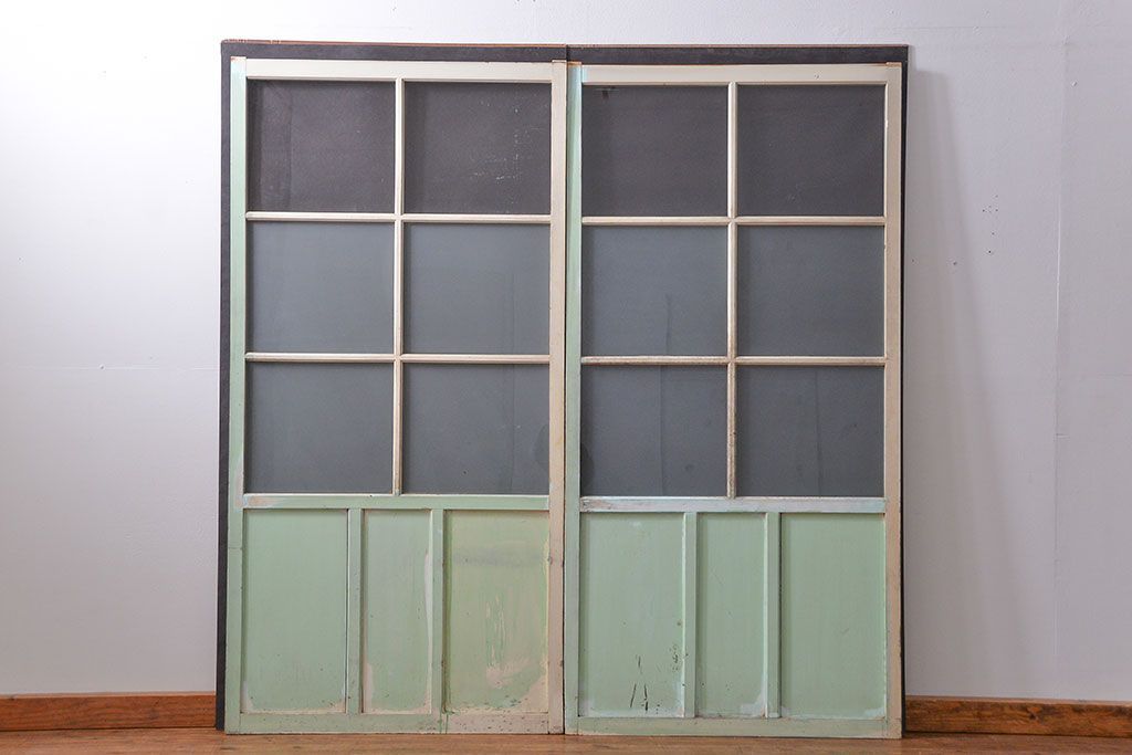 アンティーク ペンキのはげたガラス戸2枚セット(引き戸)