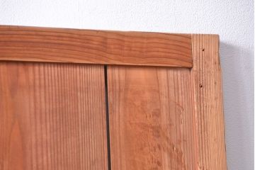 アンティーク　古いレトロな木味の素朴なドア(扉)