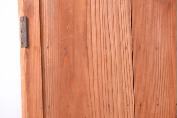 アンティーク　古いレトロな木味の素朴なドア(扉)