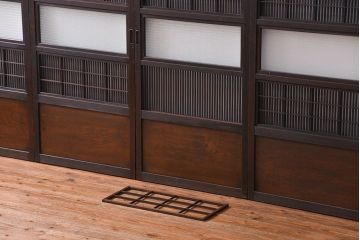 アンティーク 味わい深い　裏障子付き幅せま格子戸4枚セット(引き戸)