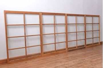 アンティーク　古い木味とペンキのはげたガラス戸4枚セット(窓)