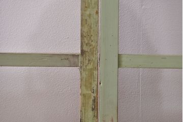 アンティーク　古い木味とペンキのはげたガラス戸4枚セット(窓)