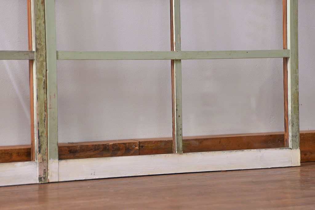 アンティーク　古い木味とペンキのはげたガラス戸4枚セット(窓)