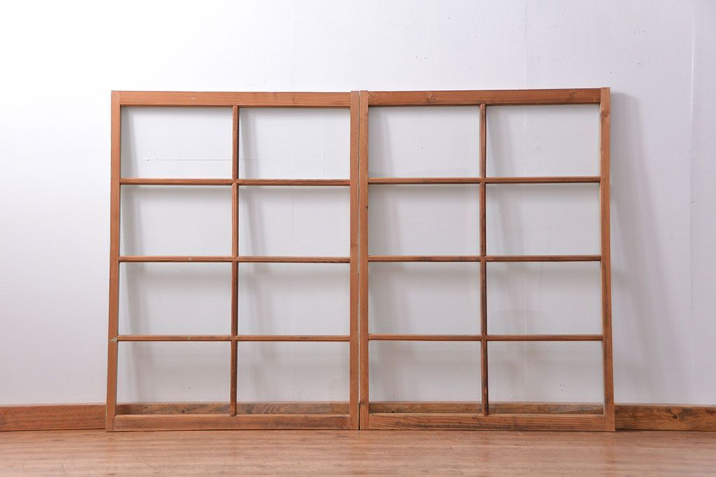 アンティーク 古い木味とペンキのはげたガラス窓　2枚セット(ガラス戸、引き戸)