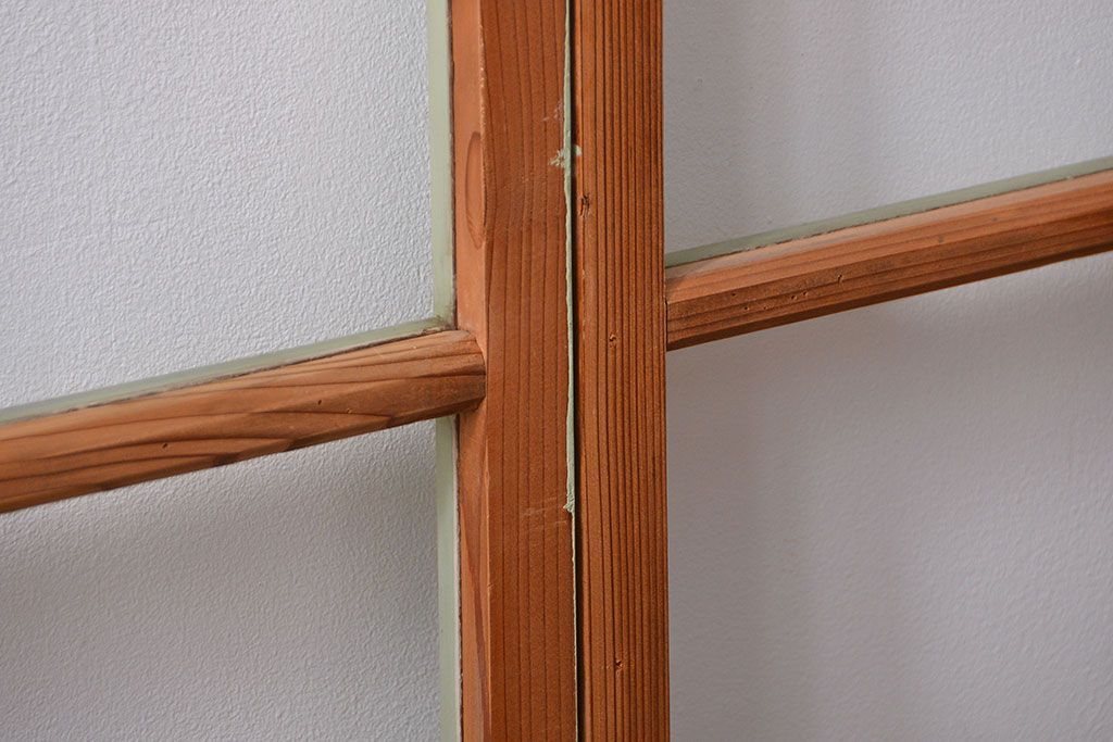 アンティーク 古い木味とペンキのはげたガラス窓　2枚セット(ガラス戸、引き戸)