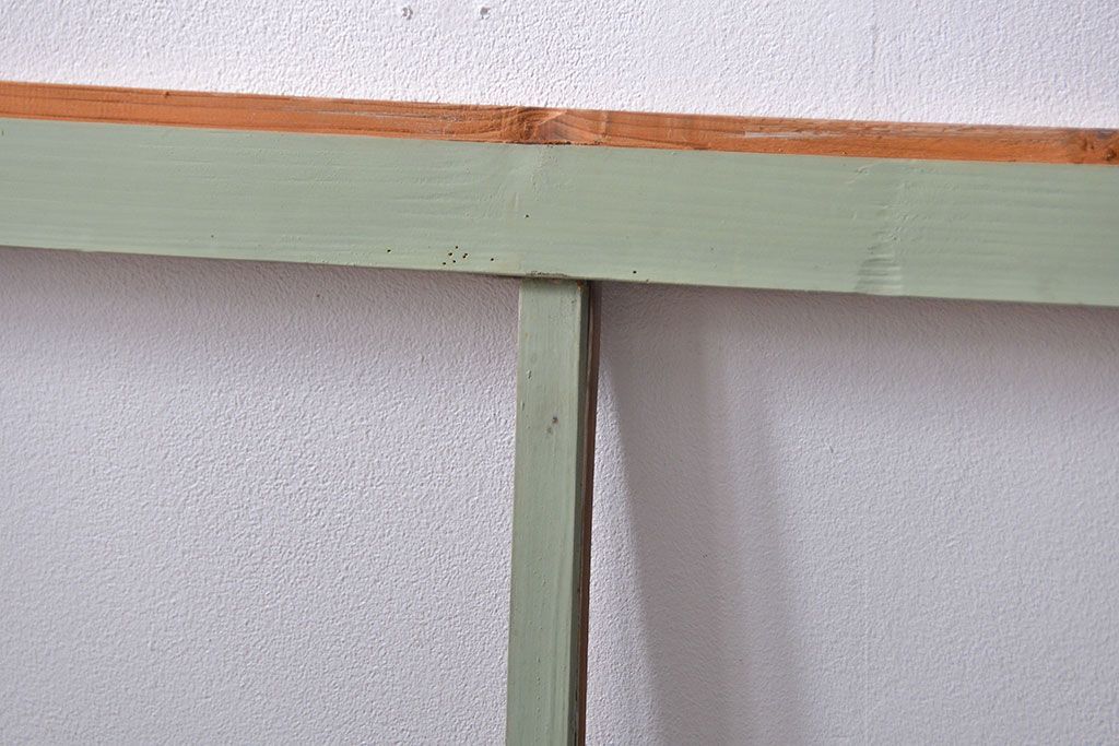 アンティーク 古い木味とペンキのはげたガラス窓　2枚セット(ガラス戸、引き戸)