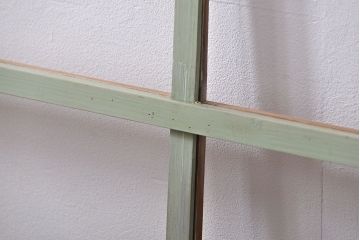 アンティーク 古い木味とペンキのはげたガラス窓　2枚セット(ガラス戸、引き戸)