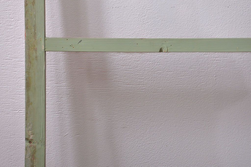 アンティーク 古い木味とペンキのはげたガラス窓　2枚セット(ガラス戸、引き戸)