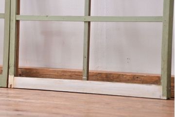 アンティーク 古い木味とペンキのはげたガラス窓　2枚セット(ガラス戸、引き戸)