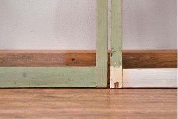 アンティーク 古い木味とペンキのはげたガラス窓　2枚セット(ガラス戸、引き戸)