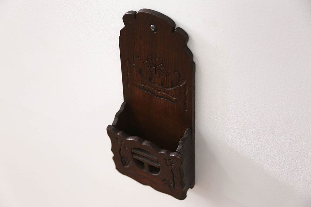 アンティーク雑貨　アンティーク 珍品!古い木の彫刻入り状差し(カードケース、図書館、図書室)