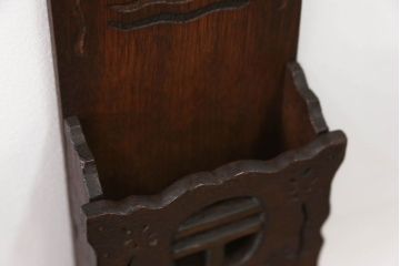 アンティーク雑貨　アンティーク 珍品!古い木の彫刻入り状差し(カードケース、図書館、図書室)