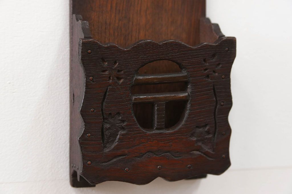 アンティーク雑貨　アンティーク 珍品!古い木の彫刻入り状差し(カードケース、図書館、図書室)