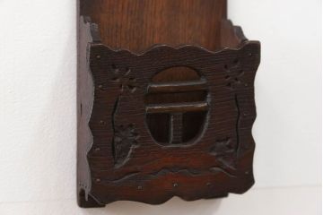 アンティーク雑貨　アンティーク 珍品!古い木の彫刻入り状差し(カードケース、図書館、図書室)