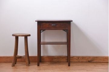 アンティーク家具　アンティーク 古い木の上質な引き出し付きサイドテーブル(机)