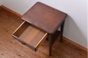 アンティーク家具　アンティーク 古い木の上質な引き出し付きサイドテーブル(机)