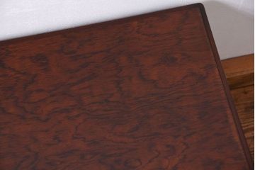 中古　シンプルなマルニ製センターテーブル(机)