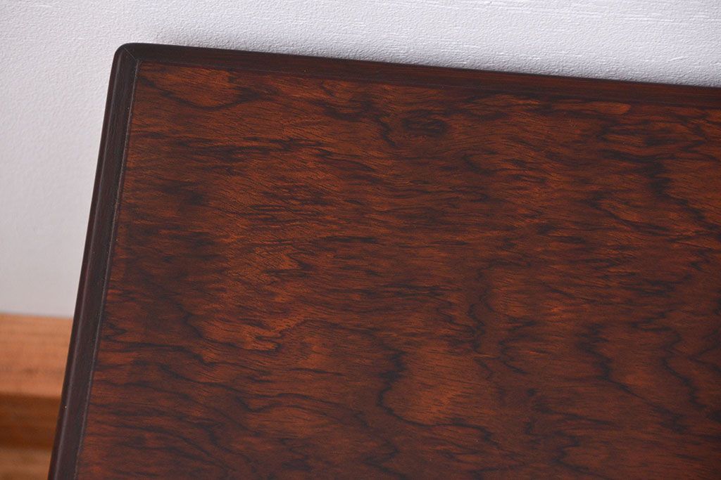 中古　シンプルなマルニ製センターテーブル(机)