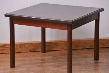 中古　シンプルなマルニ製センターテーブル(机)