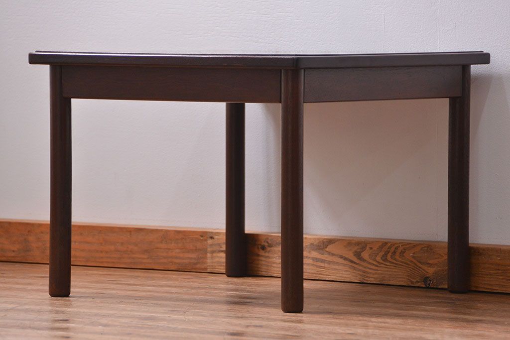 中古　シンプルなマルニ製センターテーブル(机)