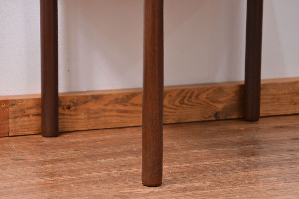 中古　シンプルなマルニ製センターテーブル(机)