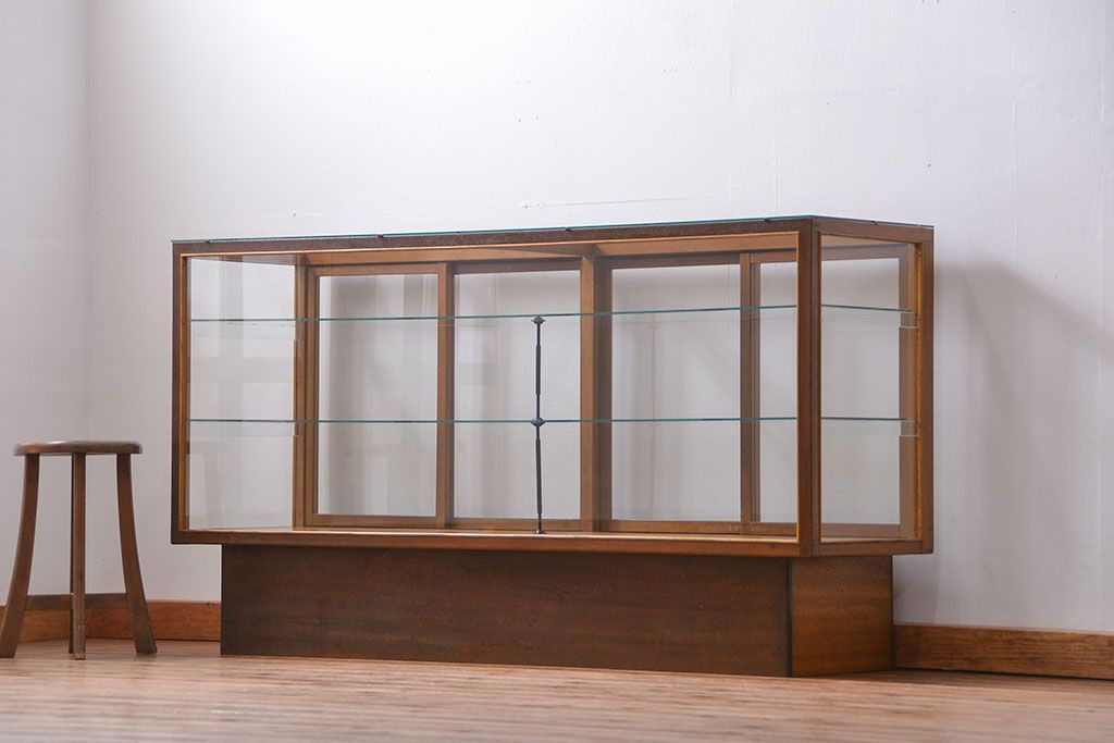 広島市佐伯区引取のみ　アンティーク家具　ガラスケース 照明付き 広島市佐伯区引取のみアンティーク家具ガラスケース 照明付き