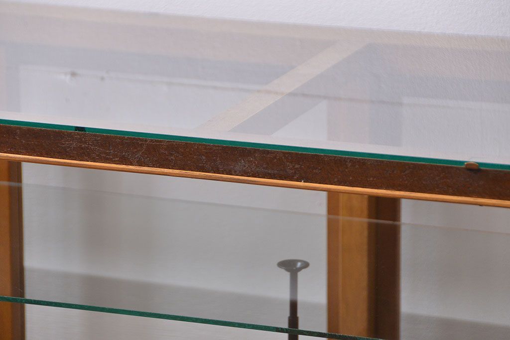 アンティーク家具　アンティーク 引き出し付き　四枚引き戸のガラスケース(ショーケース)