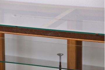 アンティーク家具　アンティーク 引き出し付き　四枚引き戸のガラスケース(ショーケース)