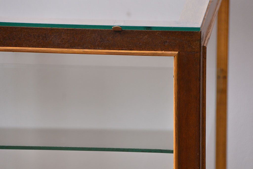 アンティーク家具　アンティーク 引き出し付き　四枚引き戸のガラスケース(ショーケース)