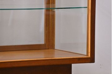 アンティーク家具　アンティーク 引き出し付き　四枚引き戸のガラスケース(ショーケース)