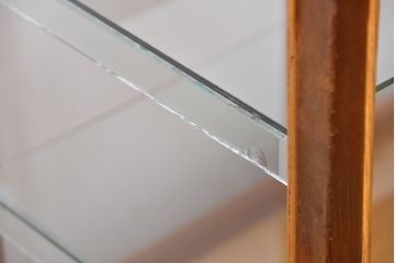 アンティーク家具　アンティーク 引き出し付き　四枚引き戸のガラスケース(ショーケース)