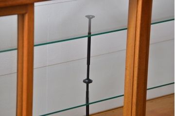 アンティーク家具　アンティーク 引き出し付き　四枚引き戸のガラスケース(ショーケース)