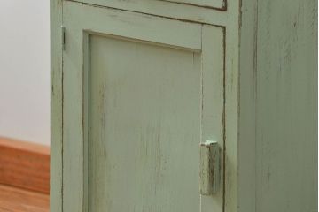 アンティーク家具　アンティークペイント仕上げ　かわいいサイドキャビネット(袖引き出し、収納棚、机)