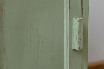 アンティーク家具　アンティークペイント仕上げ　かわいいサイドキャビネット(袖引き出し、収納棚、机)