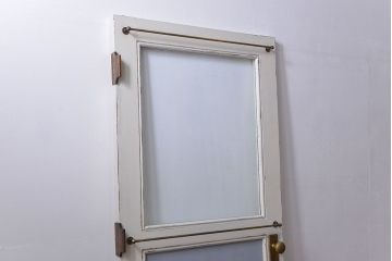 アンティークペイント　 カーテンレール付きのドア (扉)