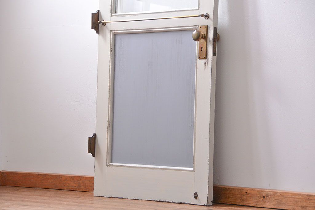 アンティークペイント　 カーテンレール付きのドア (扉)