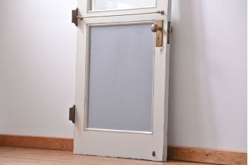 アンティークペイント　 カーテンレール付きのドア (扉)