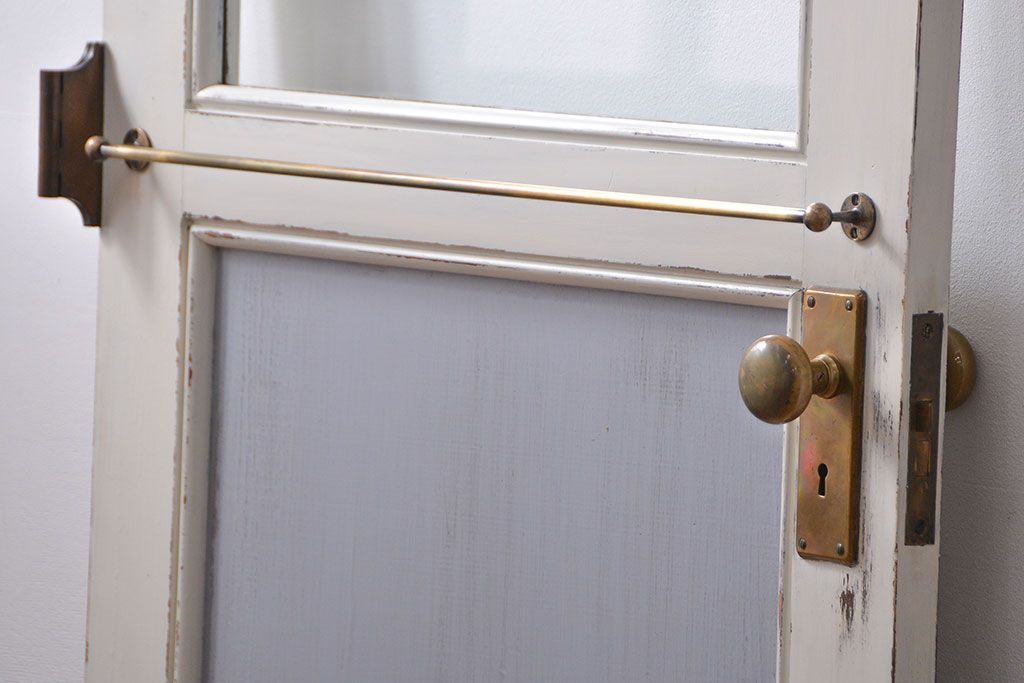 アンティークペイント　 カーテンレール付きのドア (扉)