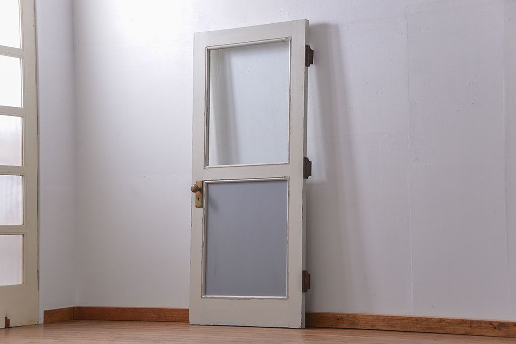 アンティークペイント　 カーテンレール付きのドア (扉)