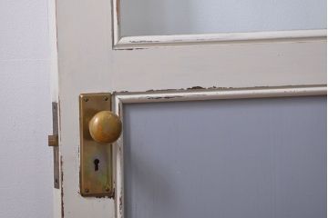 アンティークペイント　 カーテンレール付きのドア (扉)
